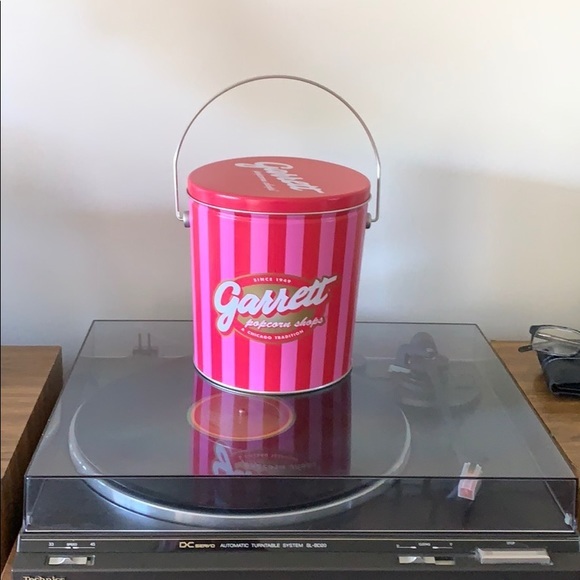 GARRETTS POPCORN Medium Tin Pink Striped - Picture 1 of 3
